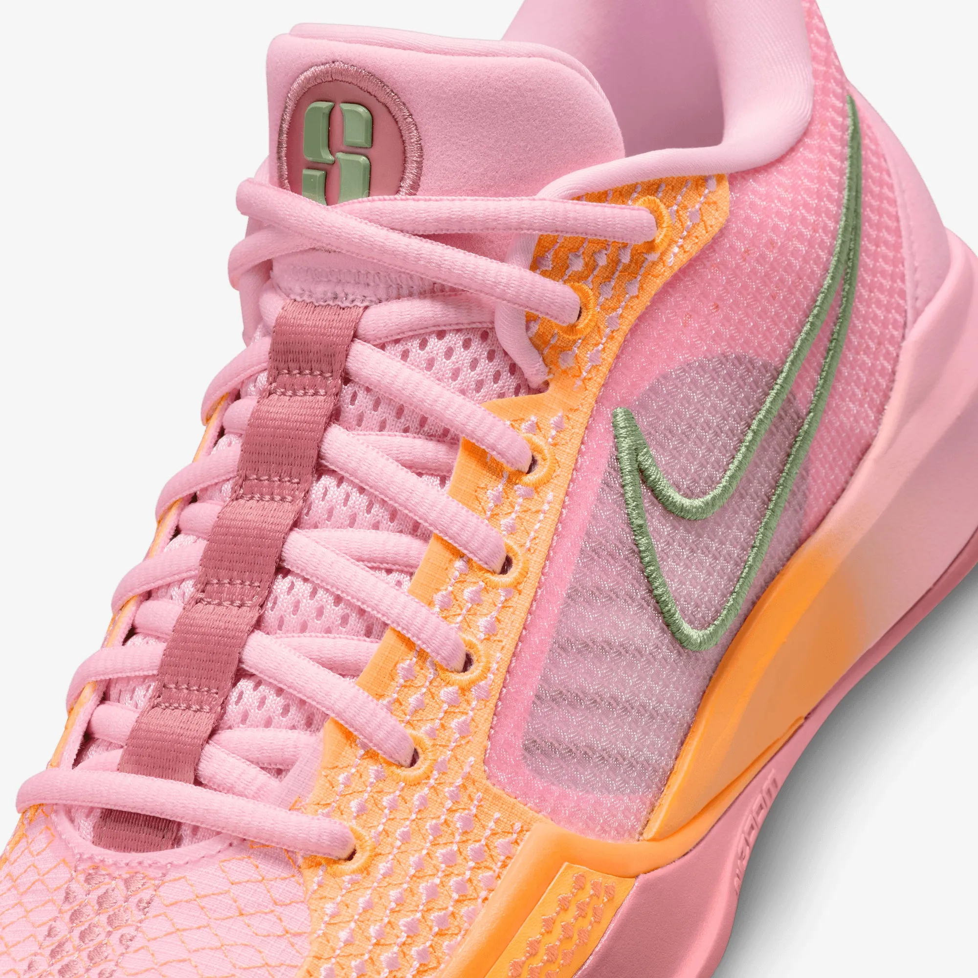 Nike | WMN'S SABRINA 1 "WEST COAST ROOTS" EP  { MED SOFT PINK/OIL GREEN-TOTAL ORANGE